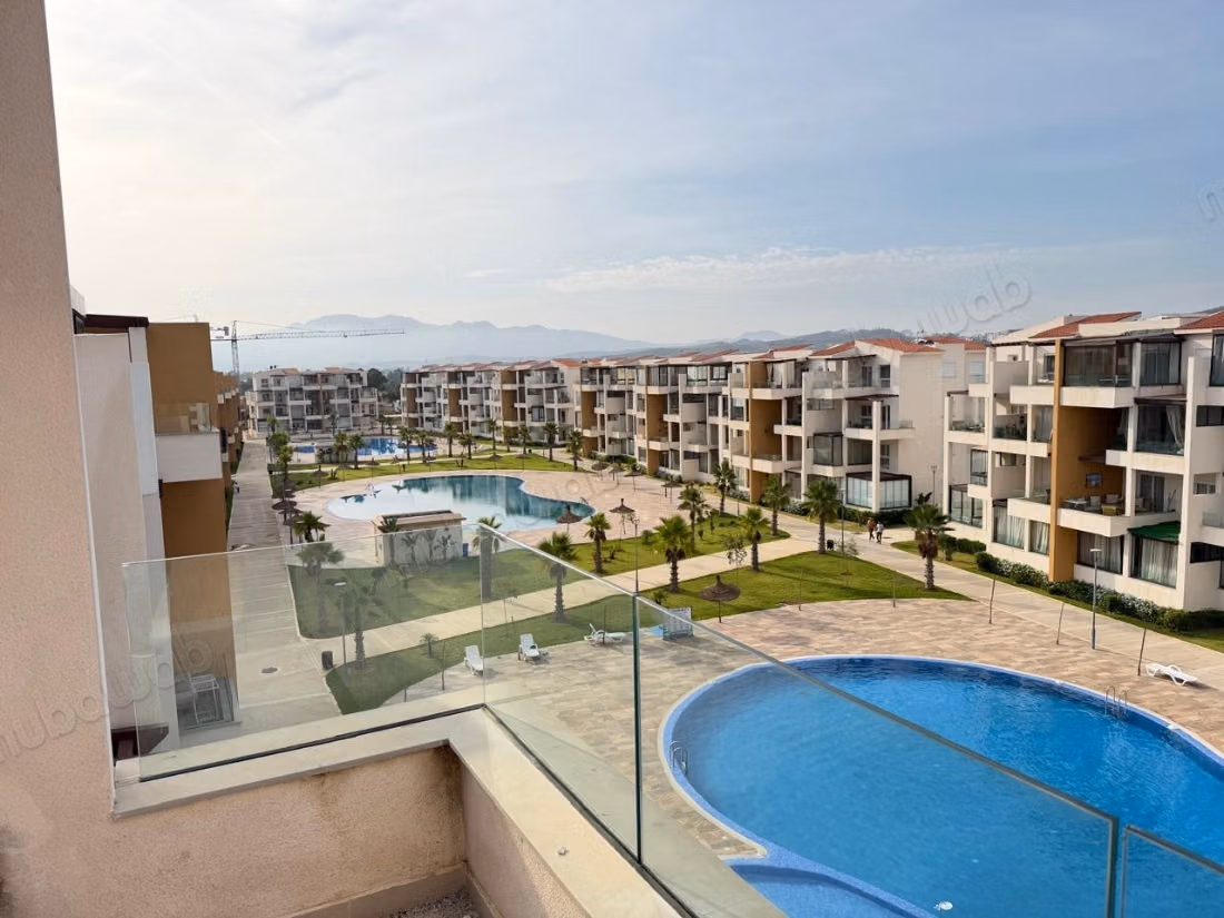 Beautiful apartment for sale in Cabo Negro. Area 64 m². Pool and concierge service