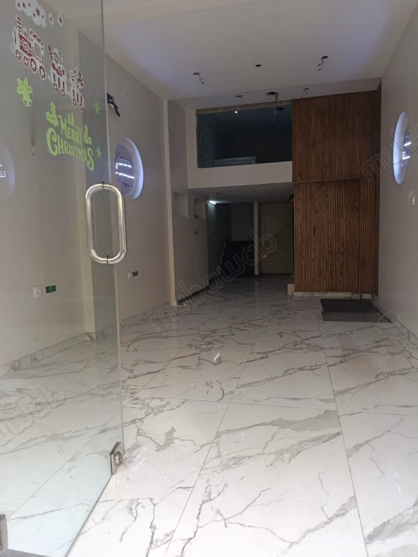 Magasin aménagé à louer à racine