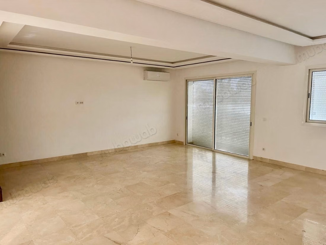 Très bel appartement en rez de jardin à louer