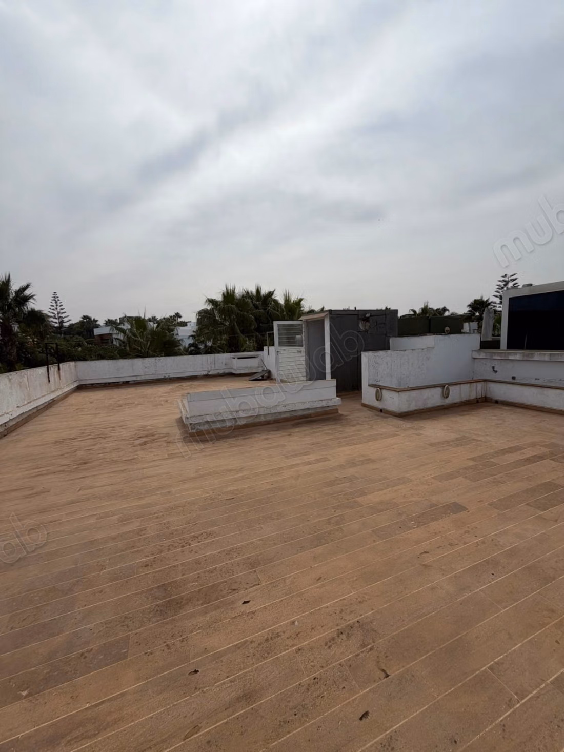 Location villa de luxe à Ain Diab. 4 chambres. Climatisation et piscine