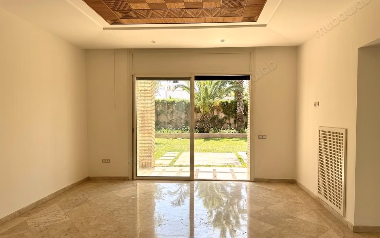 Villa à louer à Souissi, Rabat– 765 m²