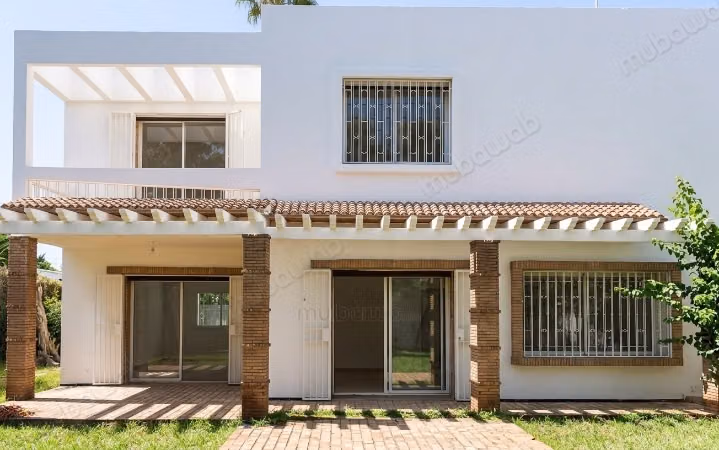 Villa à louer à Souissi, Rabat– 765 m²