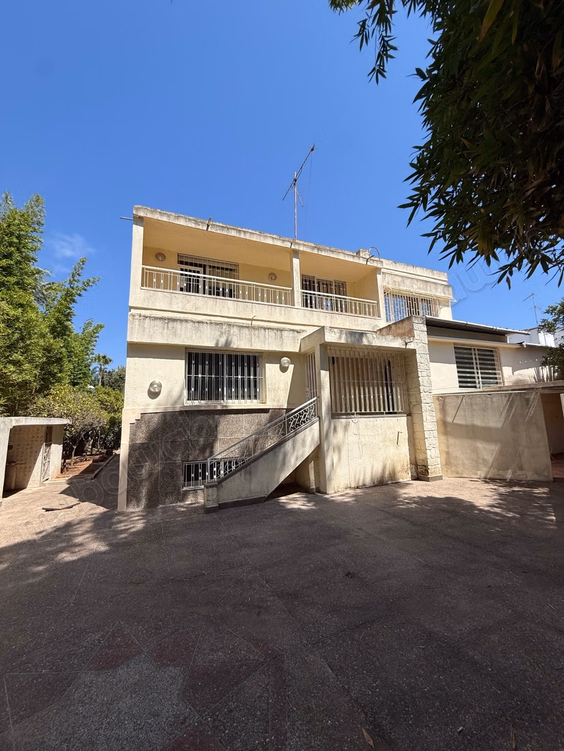 Magnificent villa for sale in Souissi. 4 rooms. Terrace and garden