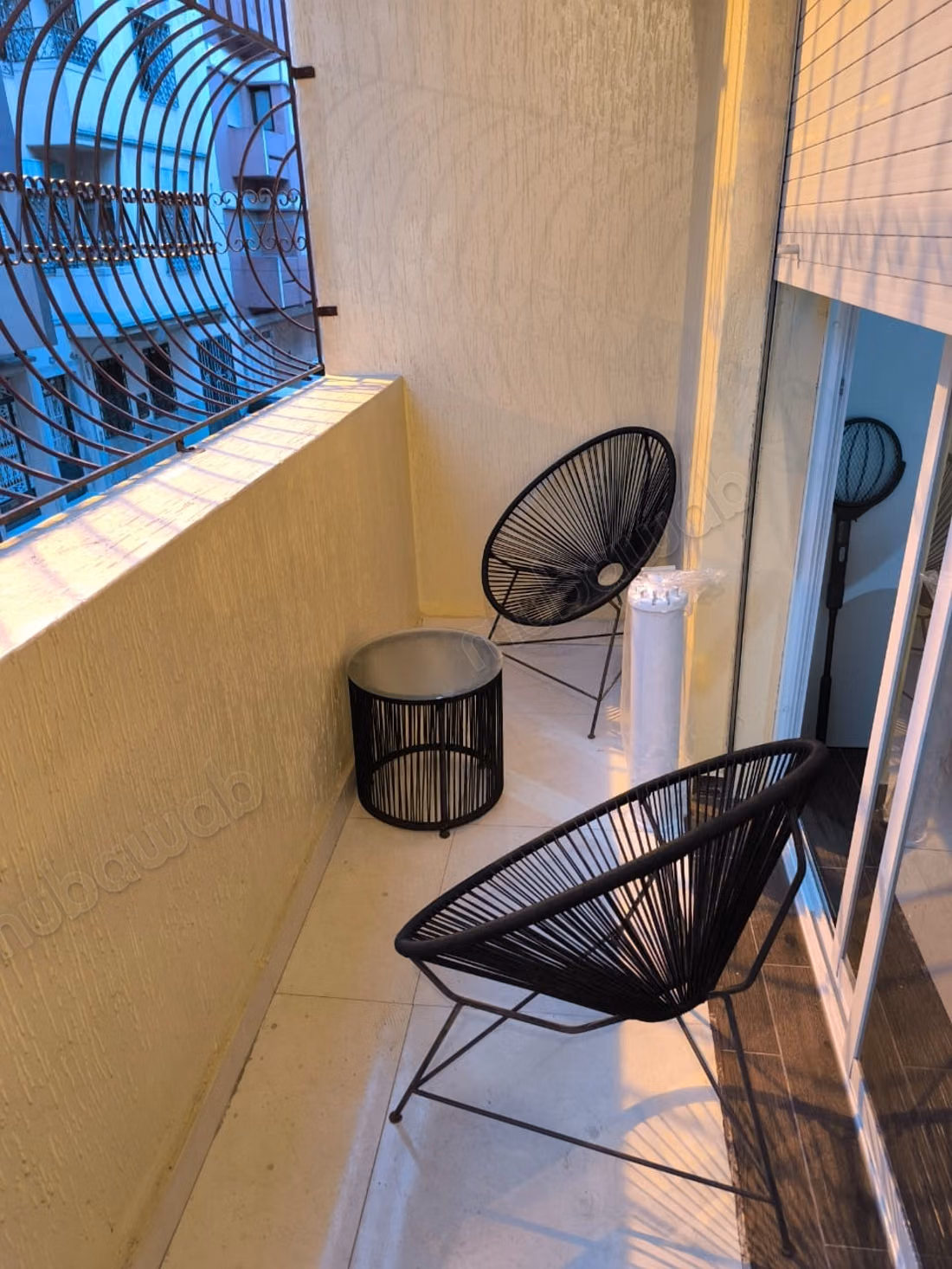 Louez une chambre à Branes 
1.4 pièces. Bien meublé