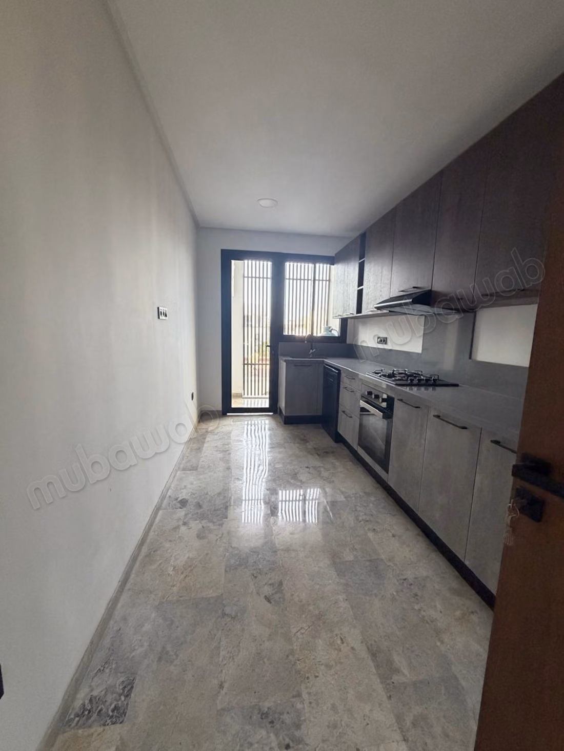 Mooi appartement te huur in Ferme Bretonne Hay Arraha. 3 slaapkamers. Gemeubileerd