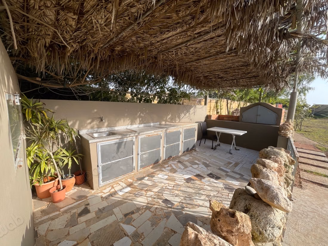 High-end house for sale in Bir Jdid. 5 beautiful bedrooms. All comforts with pool and fireplace