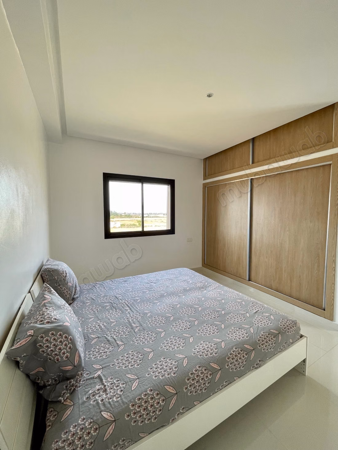 High-end house for sale in Bir Jdid. 5 beautiful bedrooms. All comforts with pool and fireplace