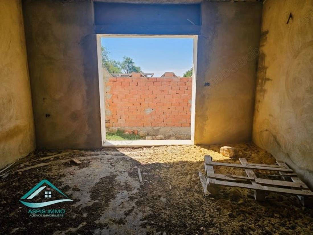 Maison inachevée à assemer kélibia