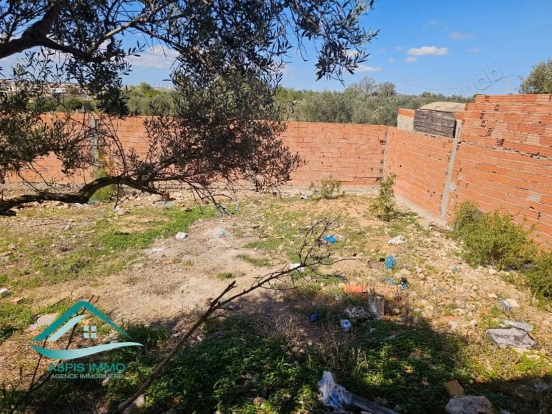 Maison inachevée à assemer kélibia