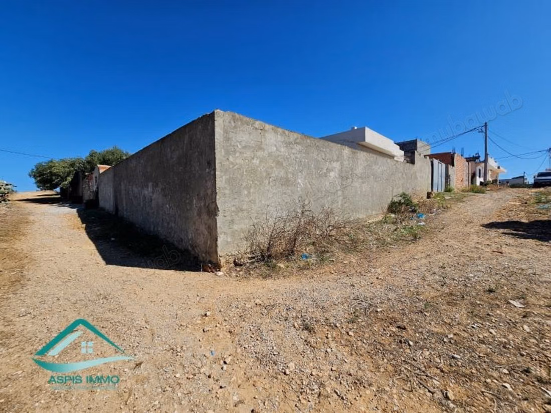 Maison inachevée à assemer kélibia