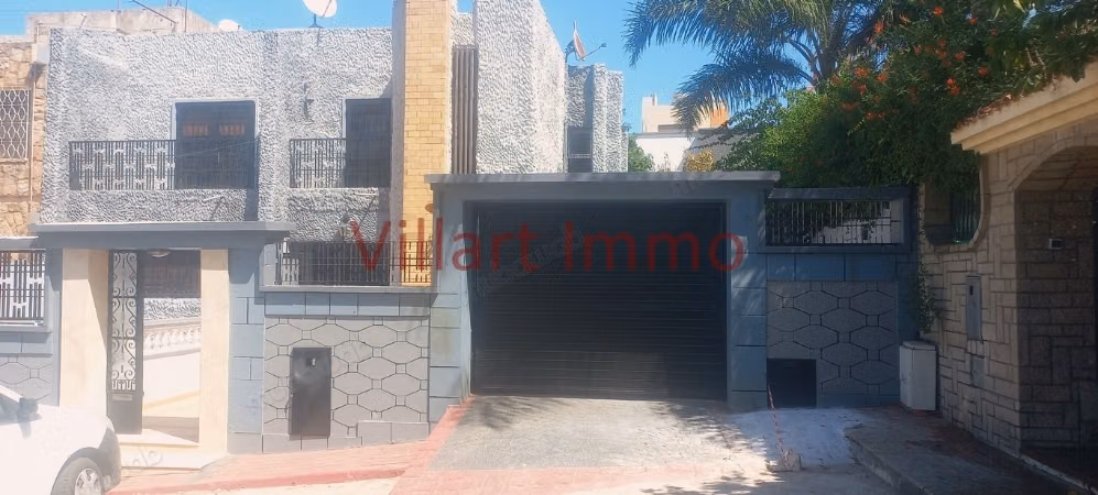 For sale house with garden, Syrian neighborhood