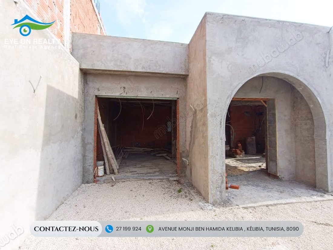 Unfinished villa with pool
