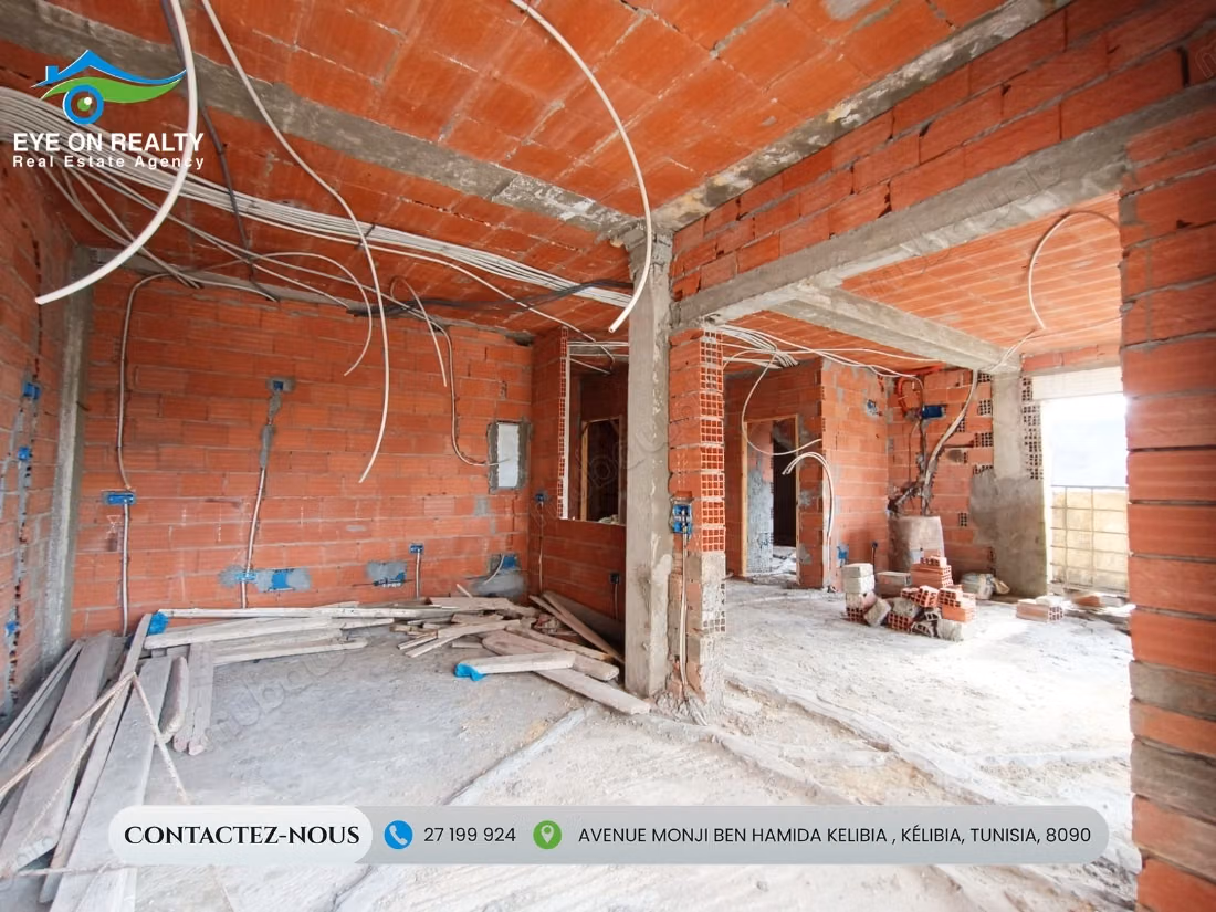 Unfinished villa with pool