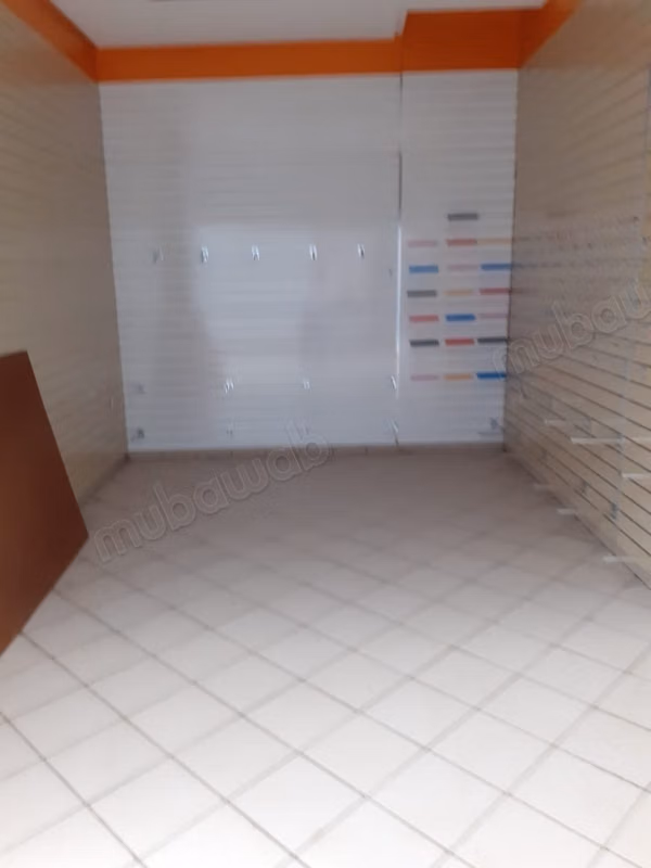 Magasin 17m² avec soupente 
Kissariat Raja 2