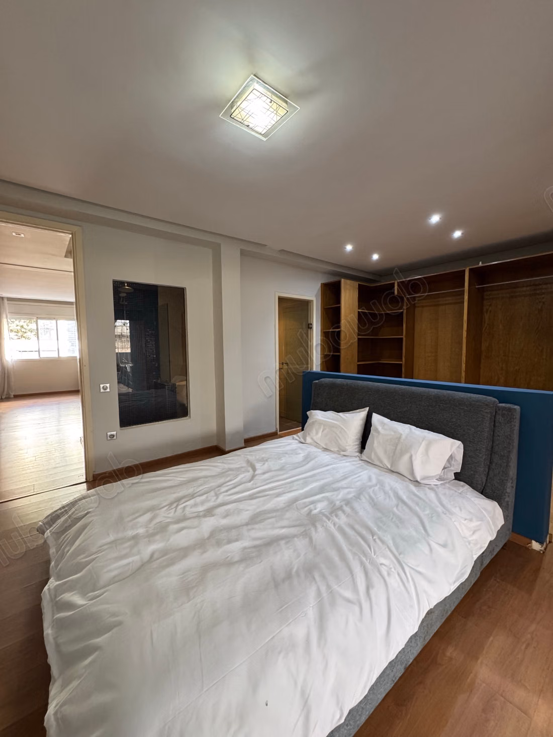 Rental of an apartment in Racine. 3 large rooms. Furnished