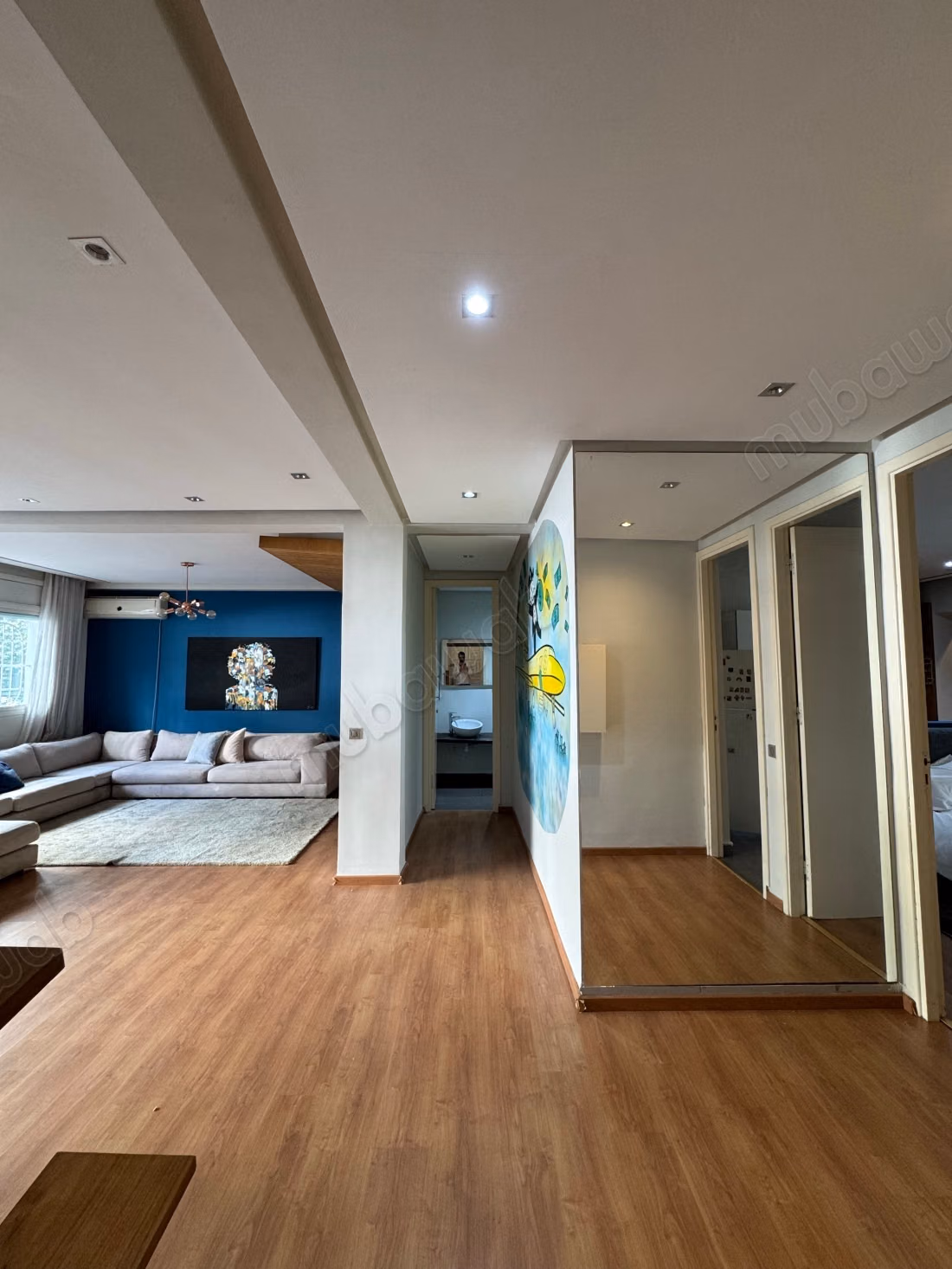 Rental of an apartment in Racine. 3 large rooms. Furnished