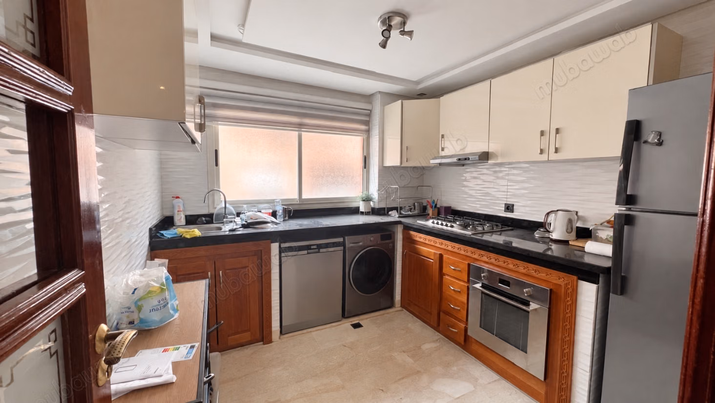 À 1 min du lycée Victor Hugo 
92 m², 2 chambres, 2 salles d’eau, prêt à habiter