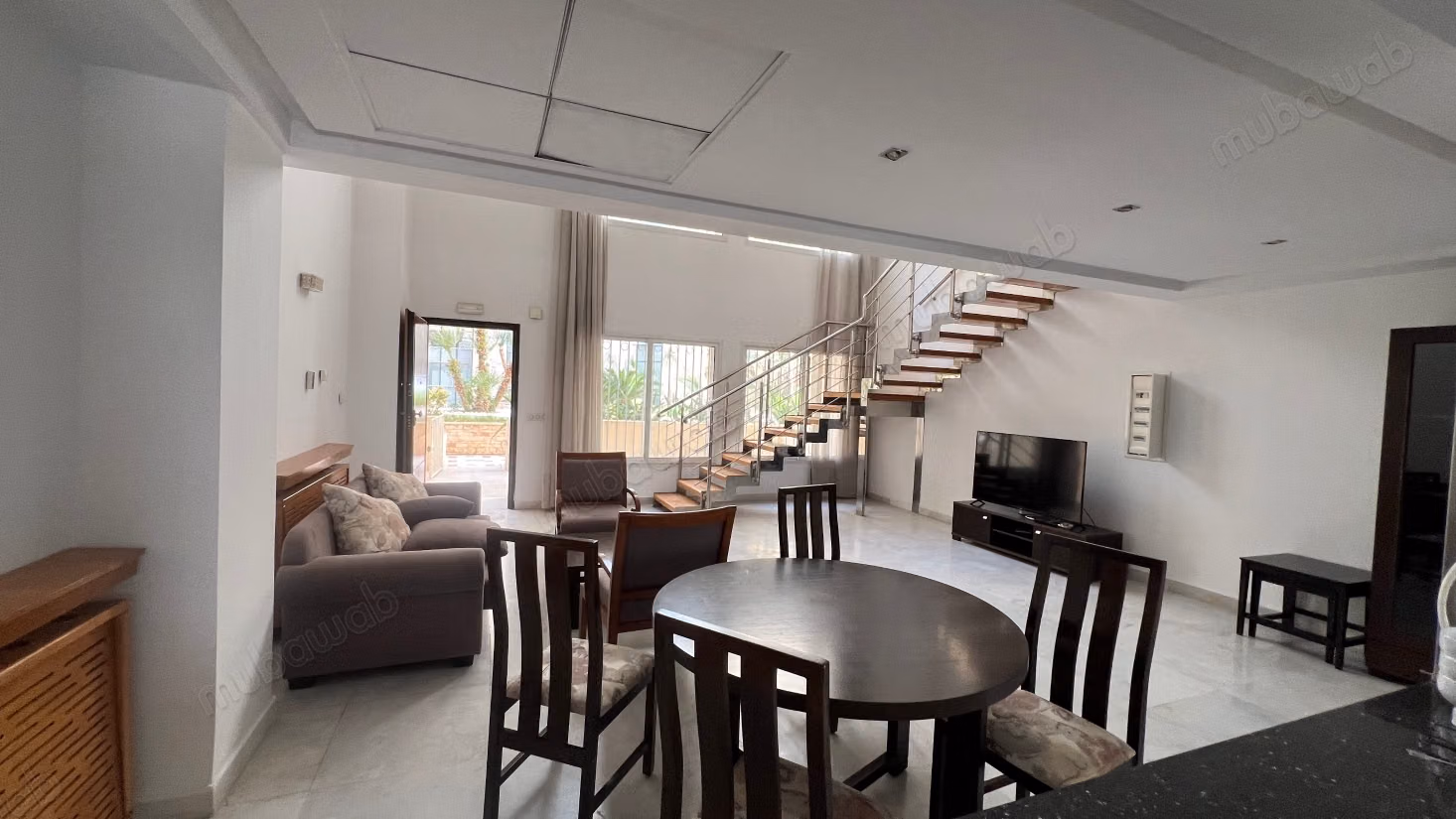 À louer: duplex s2 meublé au Lac 2