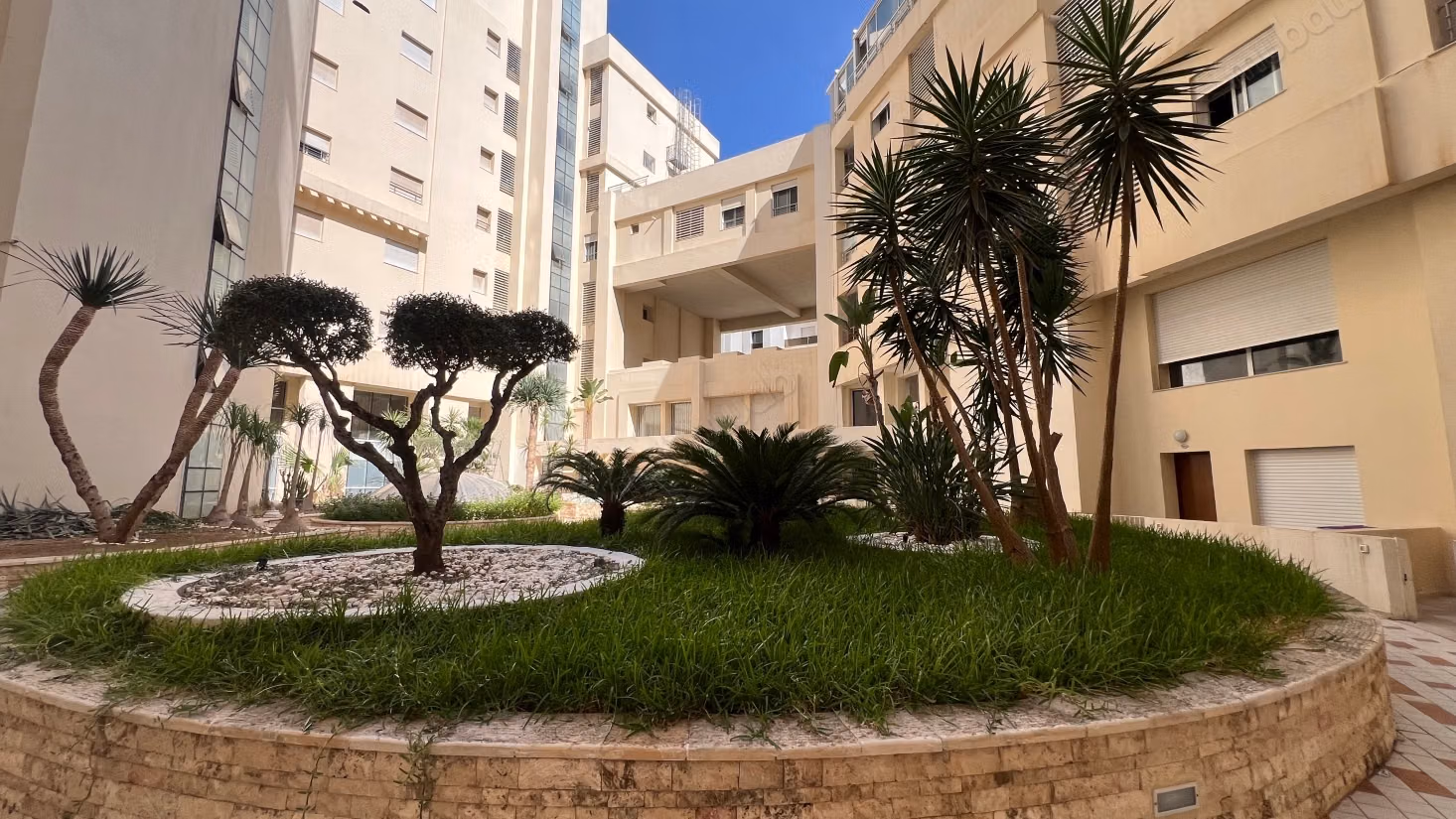 À louer: duplex s2 meublé au Lac 2