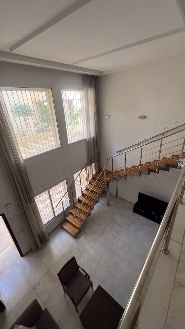À louer: duplex s2 meublé au Lac 2
