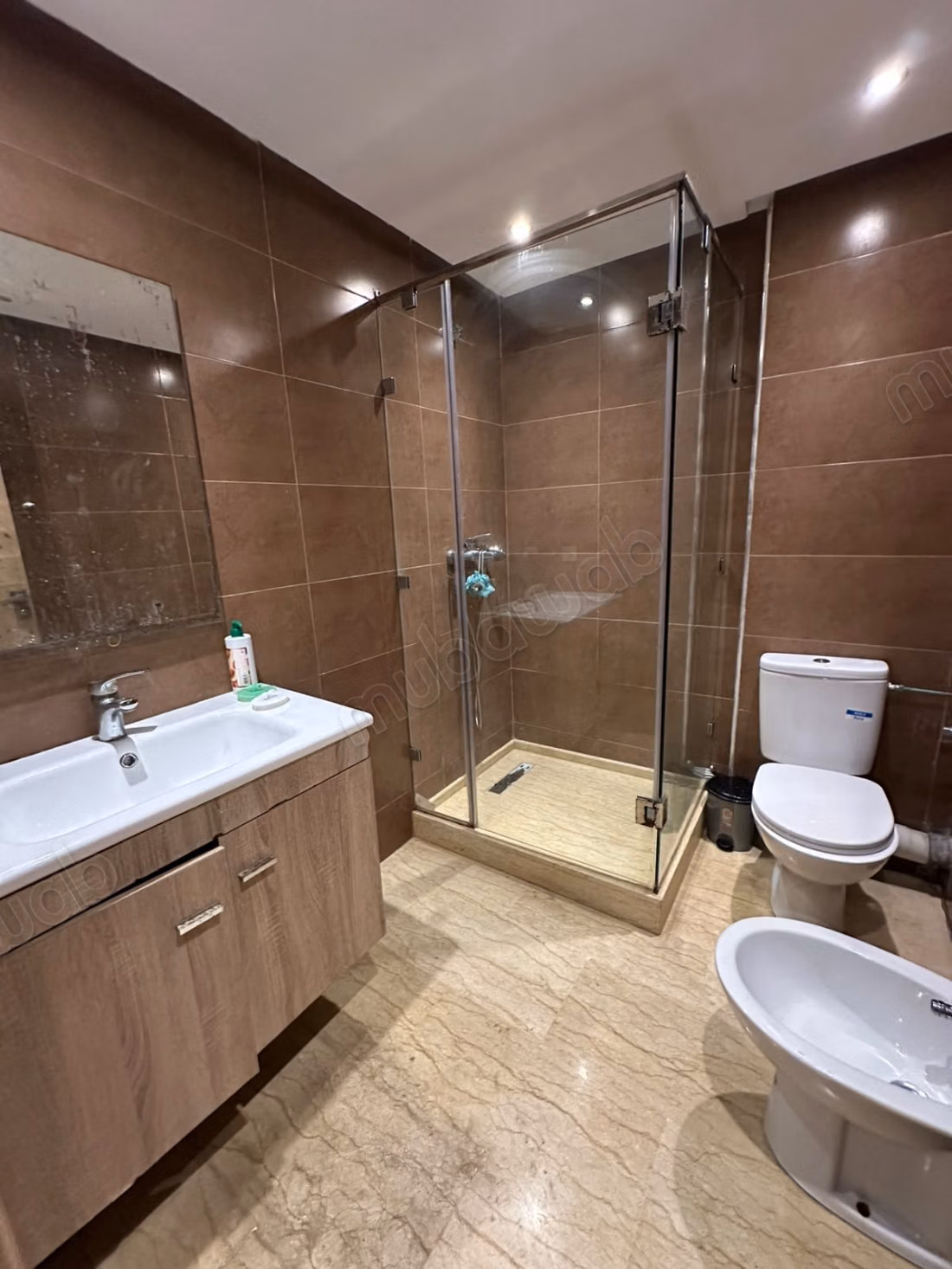 Apartment for sale in Ferme Bretonne Hay Arraha. 3 beautiful bedrooms. Concierge service and air conditioning