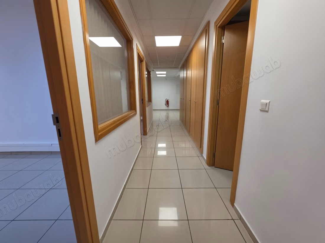 Office with five rooms at Lake 1