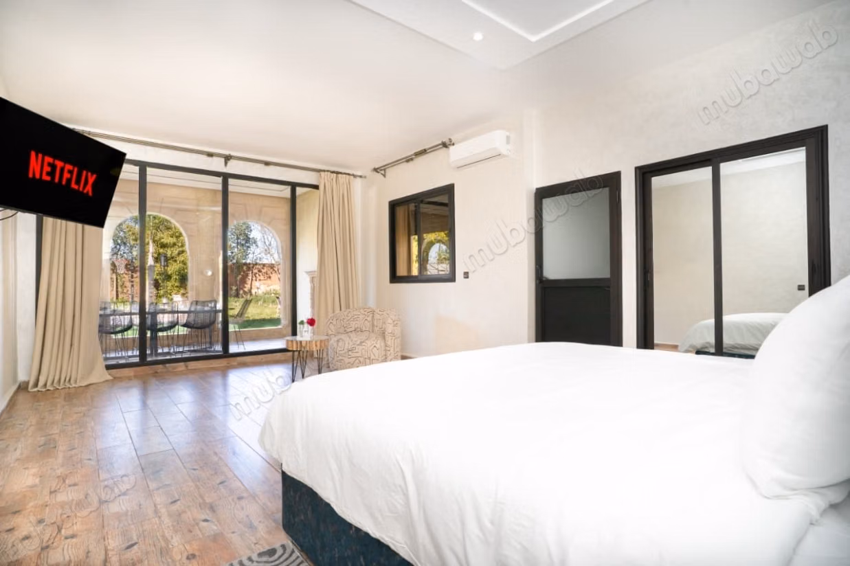 Villa de luxe vide à louer à Route de Fez.
Surface totale 1500 m².
Porte blindée, sécurité