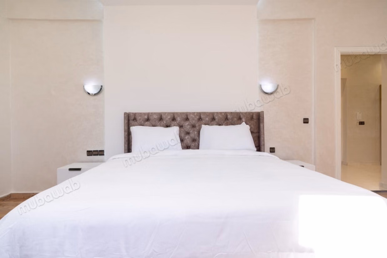 Villa de luxe vide à louer à Route de Fez.
Surface totale 1500 m².
Porte blindée, sécurité
