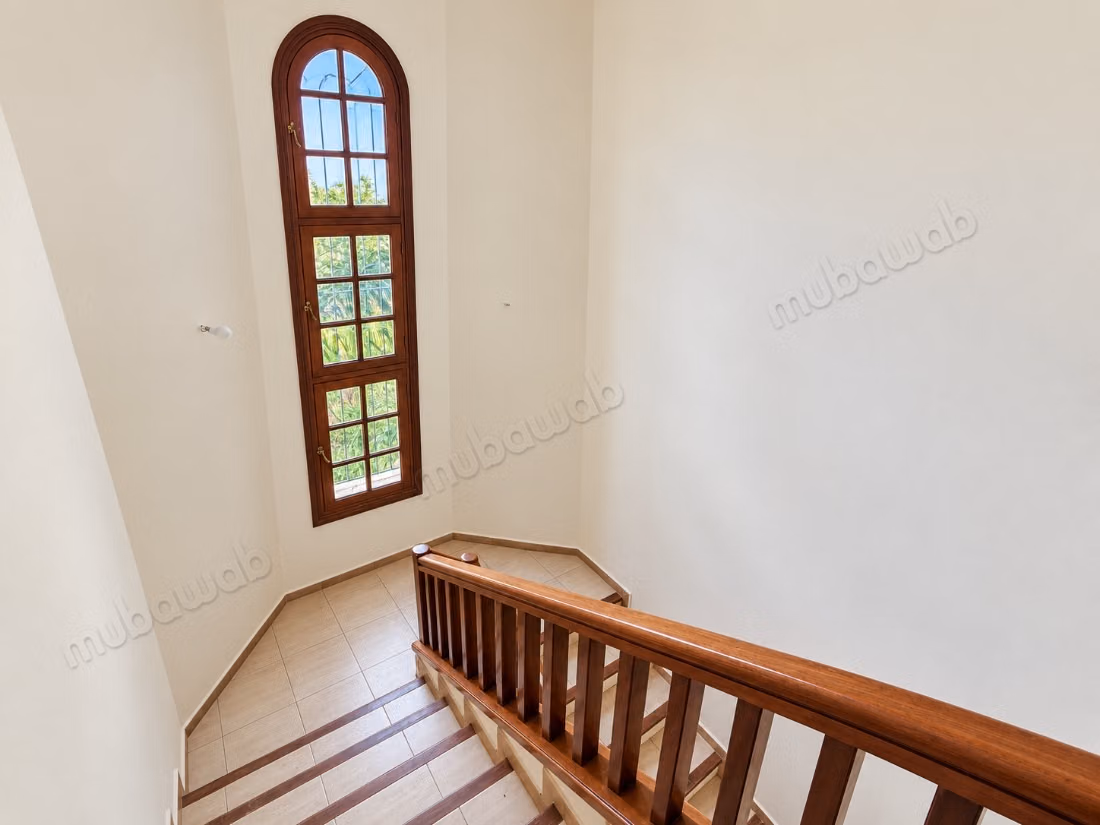 Superbe villa à louer à Riyad. Surface totale 500 m². Terrasse et jardin
