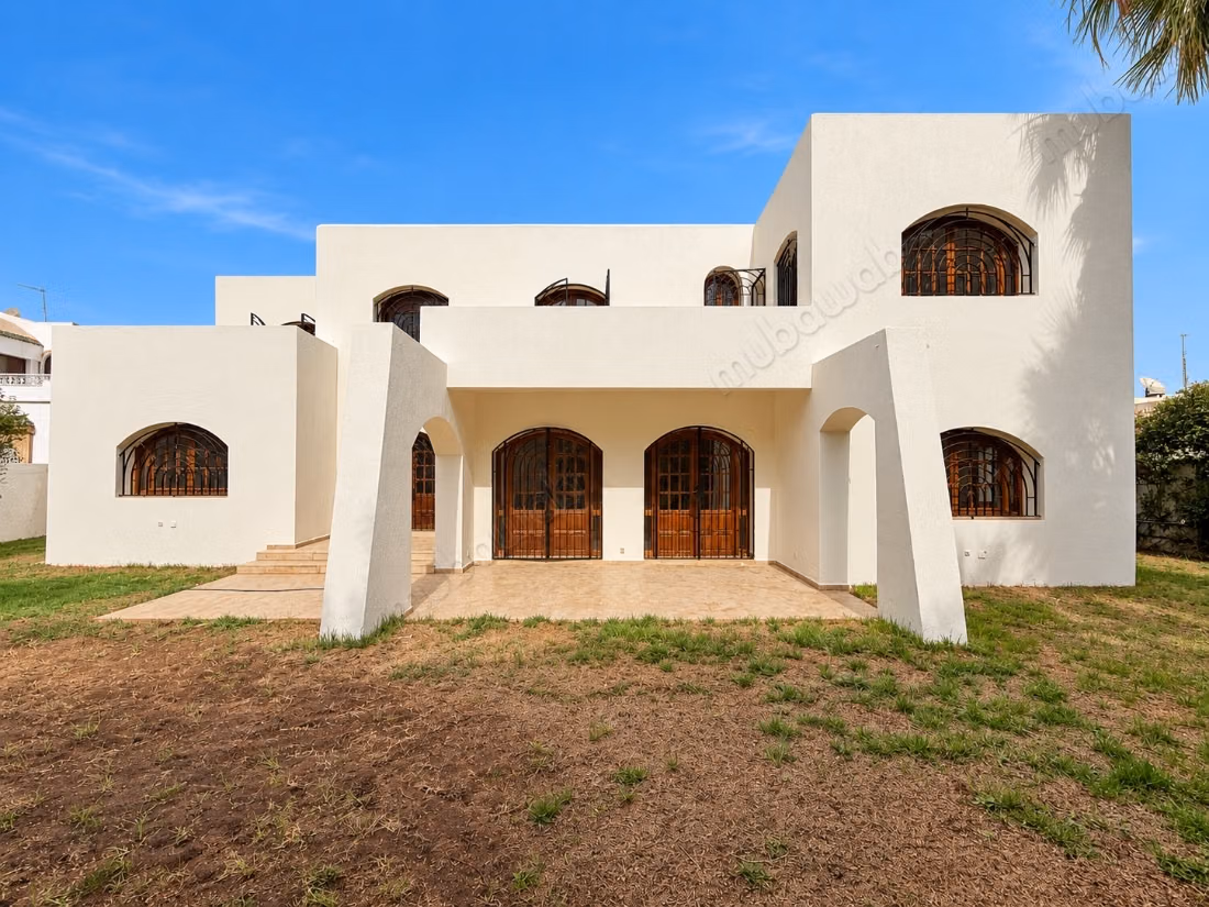 Superbe villa à louer à Riyad. Surface totale 500 m². Terrasse et jardin