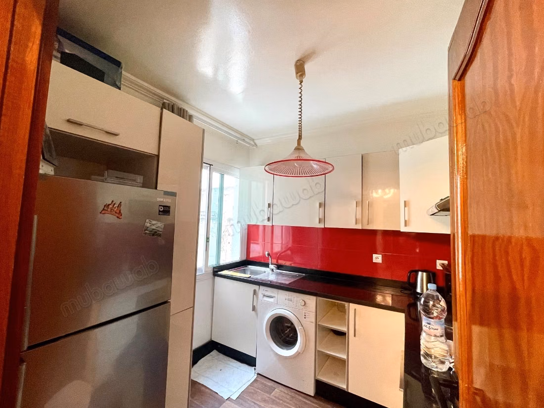 Furnished studio with terrace in Bourgogne neighborhood