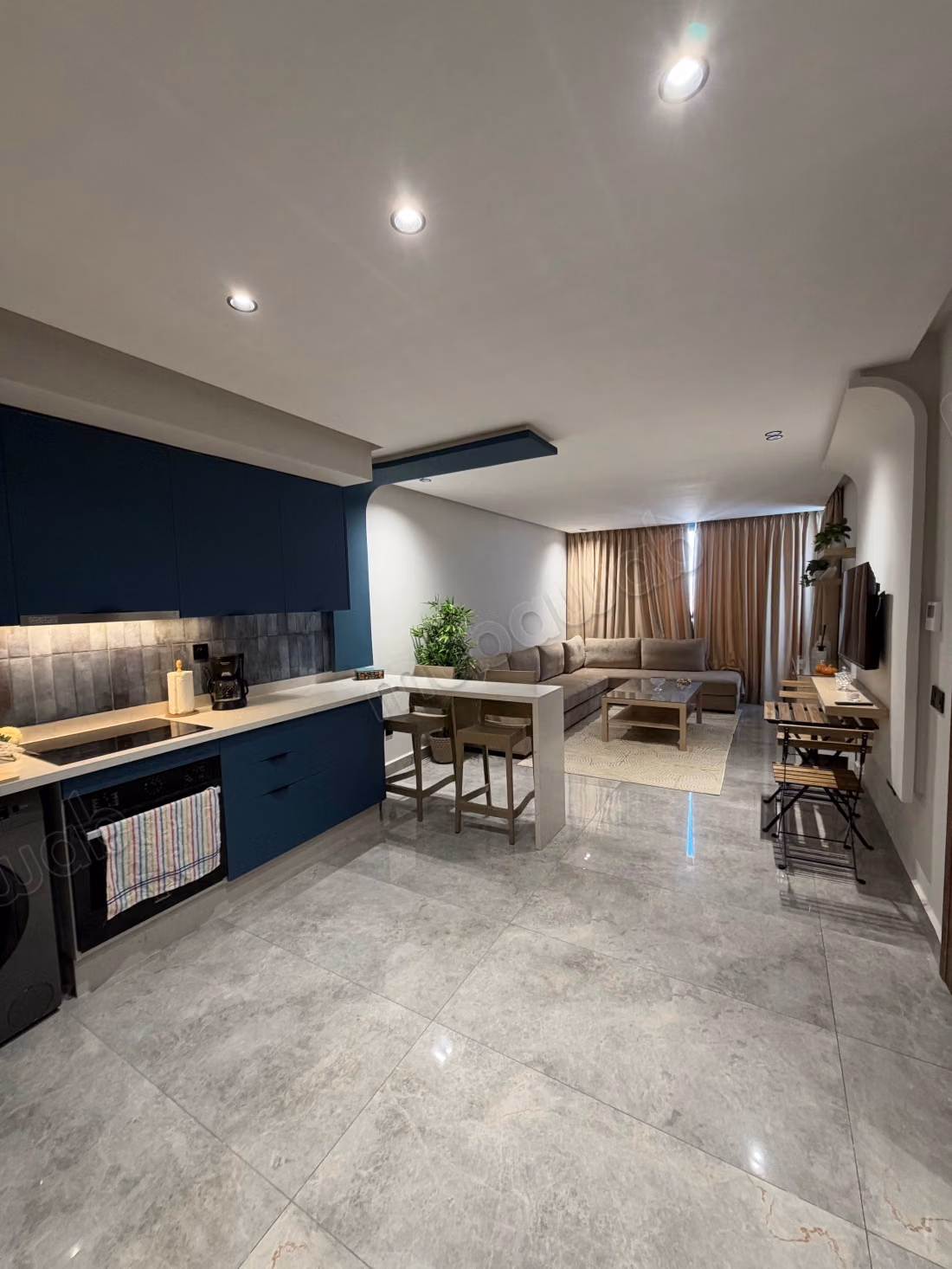 Hermoso apartamento en alquiler en Belvédère. 1 Habitación. Amueblado