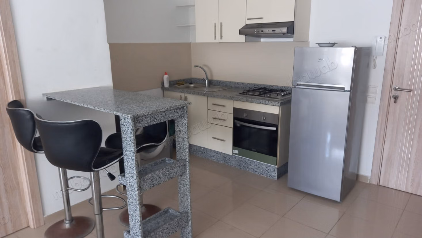 EN ALQUILER - Estudio amueblado 48 m² - Roches Noires