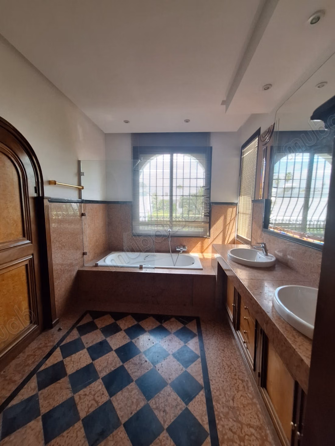 Exceptionnelle Villa de Prestige à la Location – Val d'Anfa, Casablanca