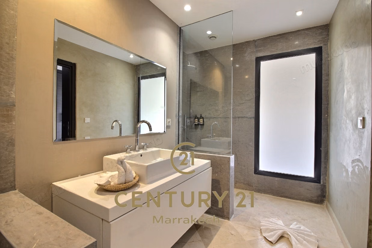 Villa Contemporaine Neuve au Golf Al Maaden
