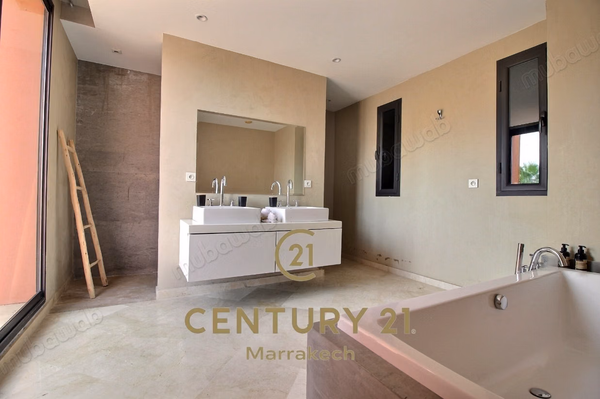 Villa Contemporaine Neuve au Golf Al Maaden