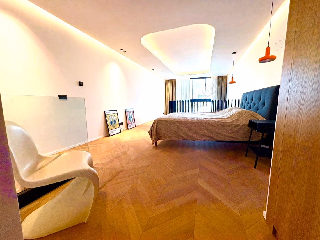 À LOUER – Superbe Duplex Meublé avec garage