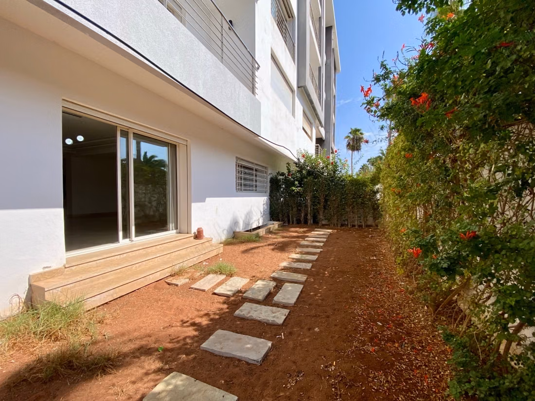 Superbo appartamento al piano terra in affitto – Hay Riad
