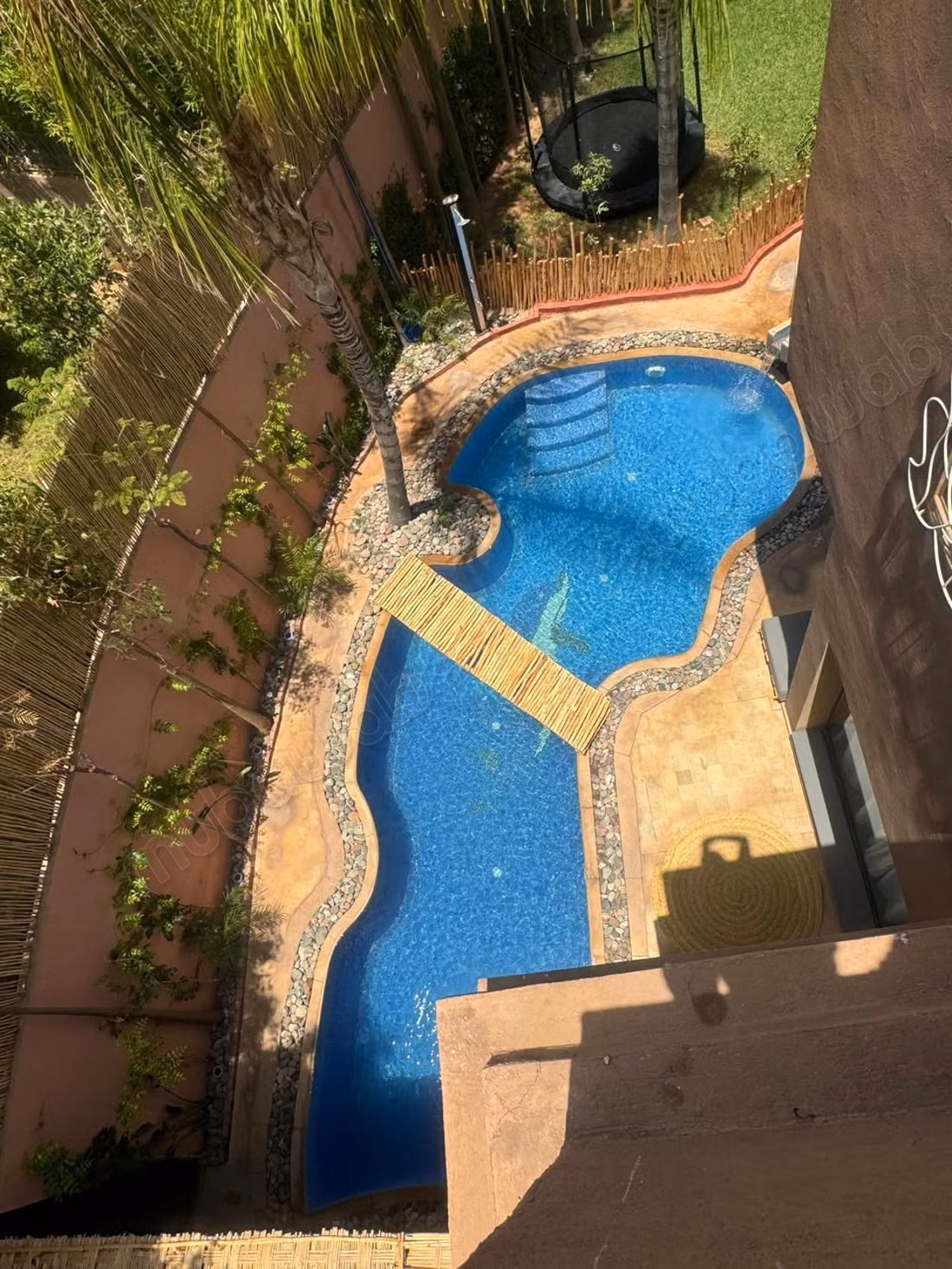 Maison individuelle de 800 m², targa à louer