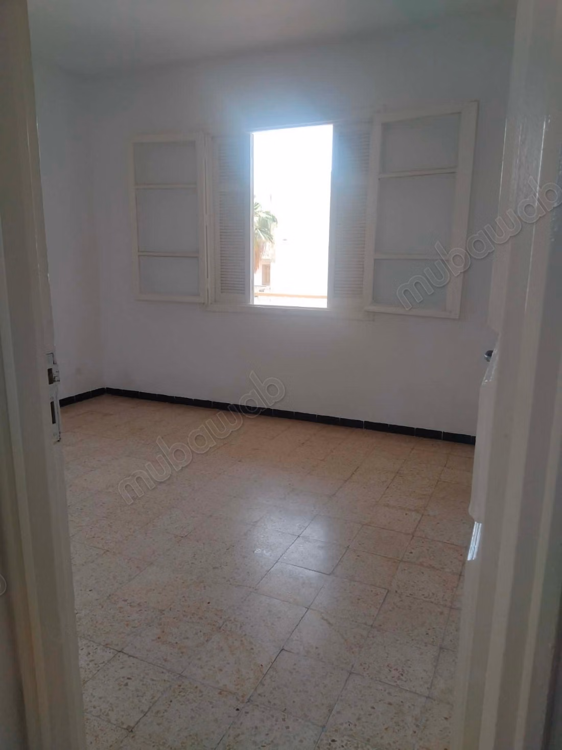 Bell'appartamento in vendita a El Ouardia. Superficie di 75 m². Sicuro 24 ore su 24