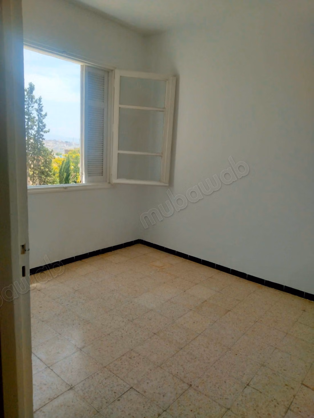 Bell'appartamento in vendita a El Ouardia. Superficie di 75 m². Sicuro 24 ore su 24