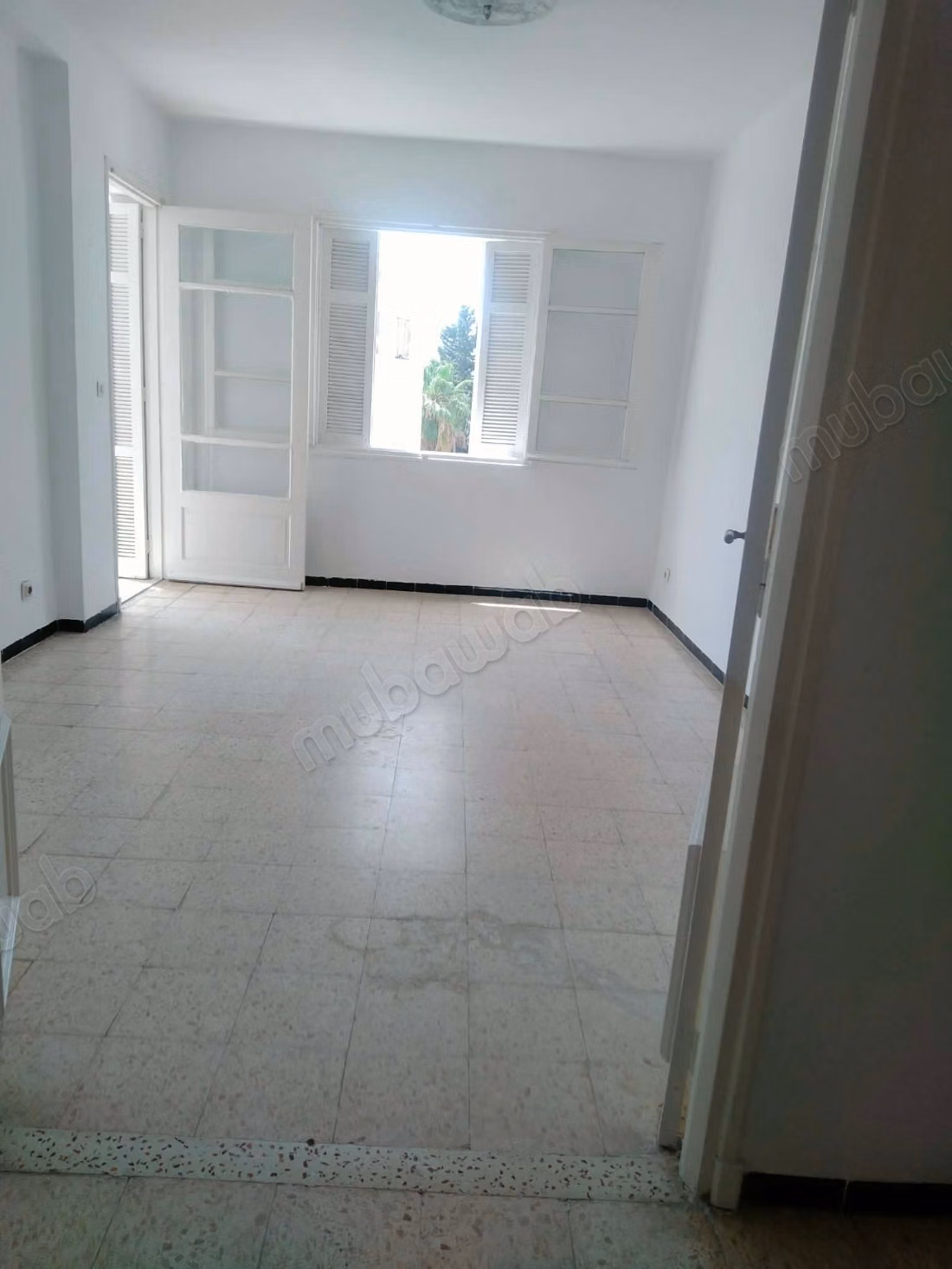Bell'appartamento in vendita a El Ouardia. Superficie di 75 m². Sicuro 24 ore su 24