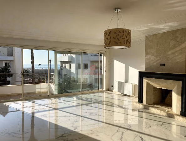 For Sale: Apartment in Aïn Diab