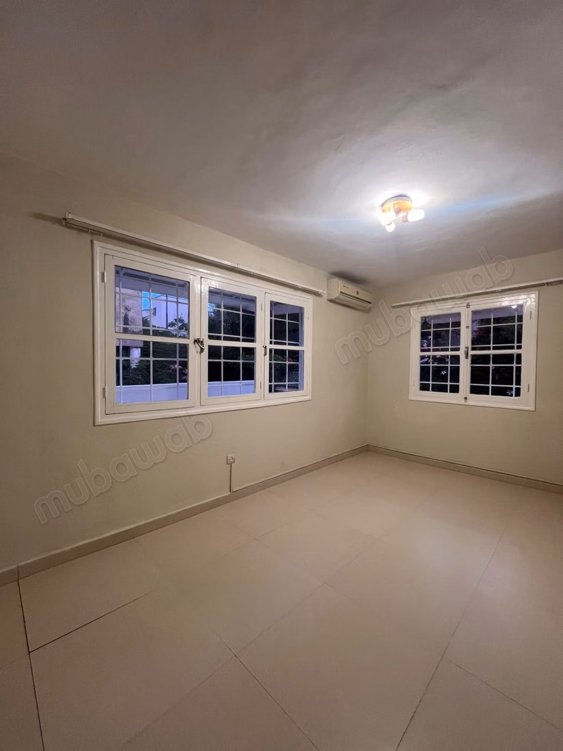 Somptueuse villa à louer en Hassan Centre Ville. Surface de 240 m². Tout confort avec cheminée et climatisation