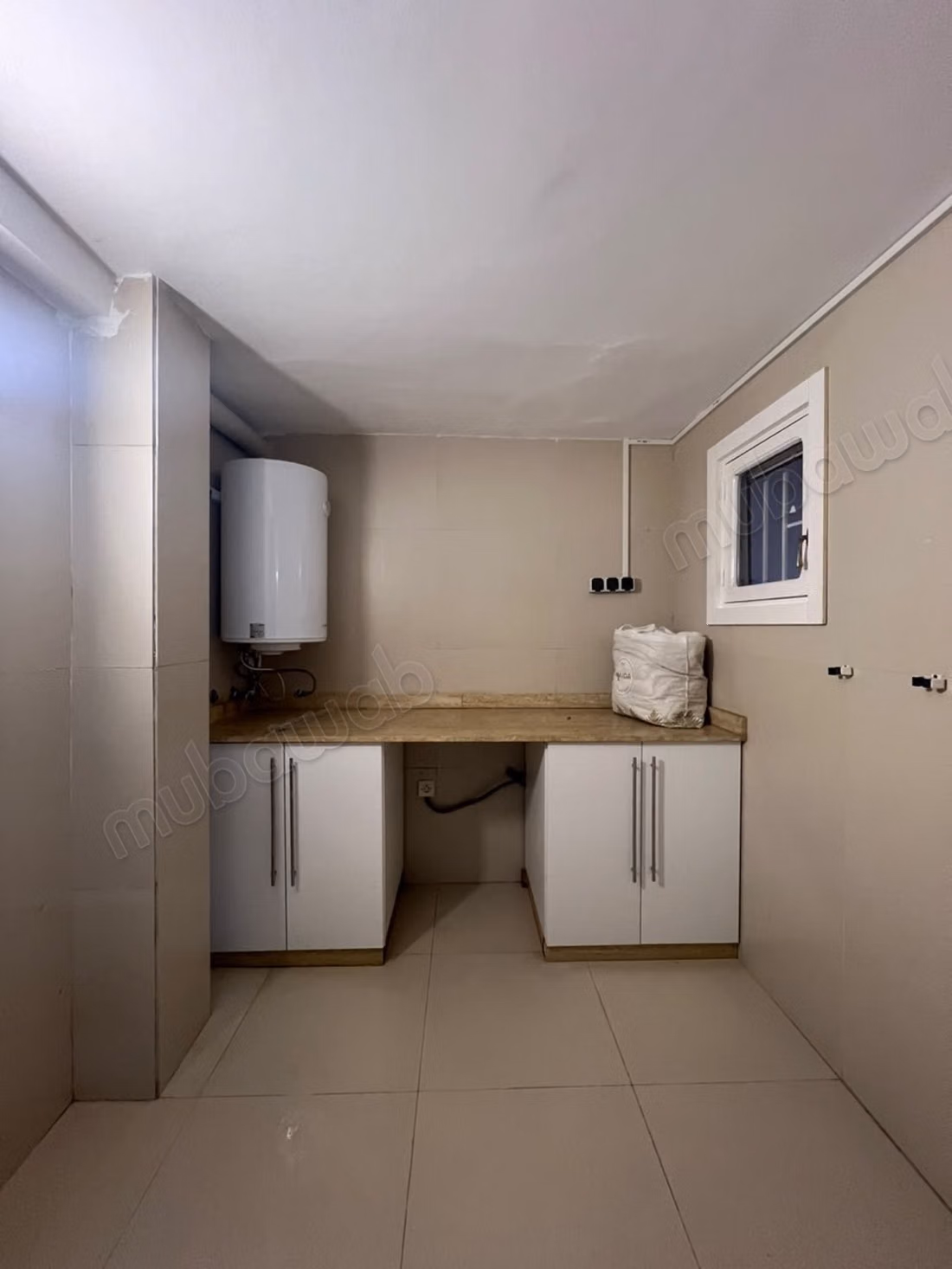 Somptueuse villa à louer en Hassan Centre Ville. Surface de 240 m². Tout confort avec cheminée et climatisation