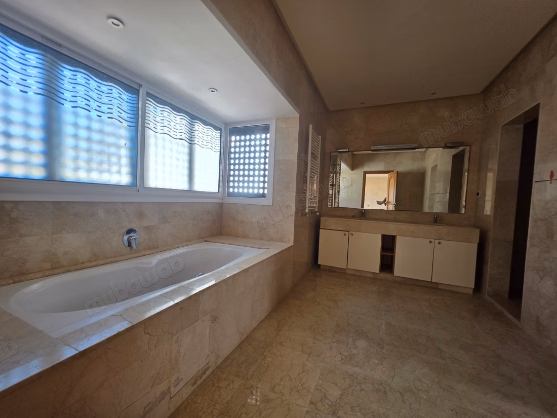 Beautiful villa with pool in closed residence Darb
