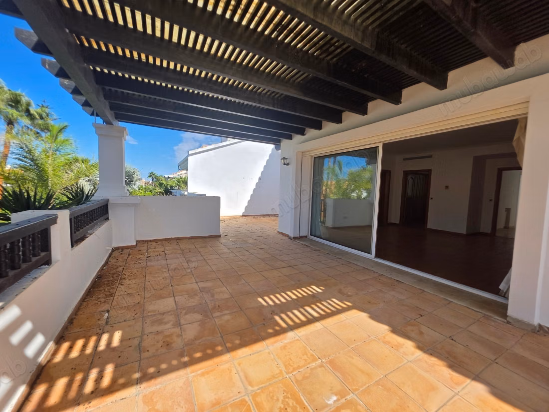 Beautiful villa with pool in closed residence Darb