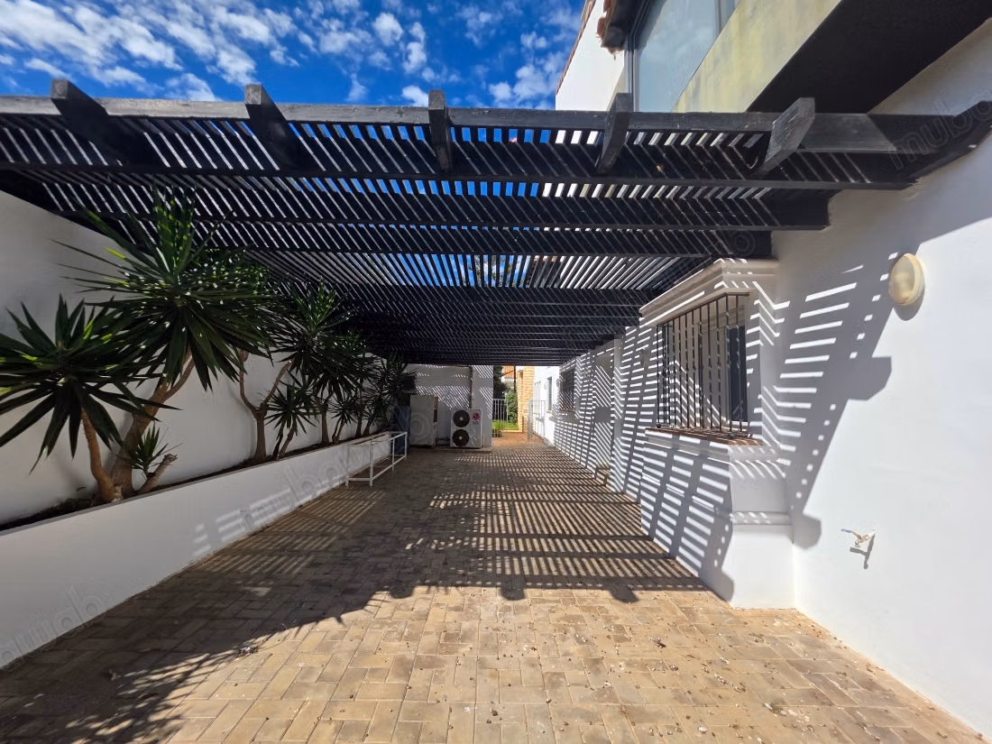 Beautiful villa with pool in closed residence Darb