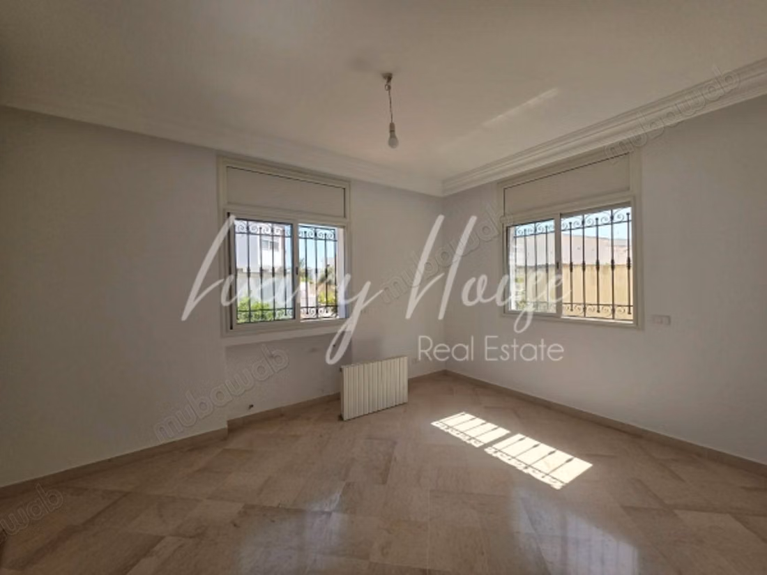 Appartamento al piano terra di villa S4 con giardino a Jardin