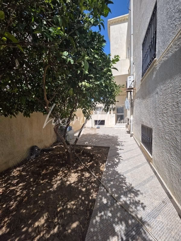 Appartamento al piano terra di villa S4 con giardino a Jardin
